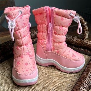 Pink Snowflake Winter Boots / Toddler 7